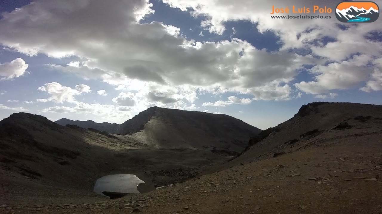 El Mulhacén altitud de 3478,6 metros, es el pico más alto de la península ibérica