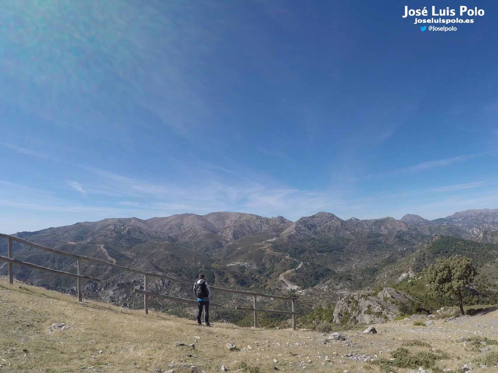 Circular Cerro de Lopera con una altitud de 1.485 metros