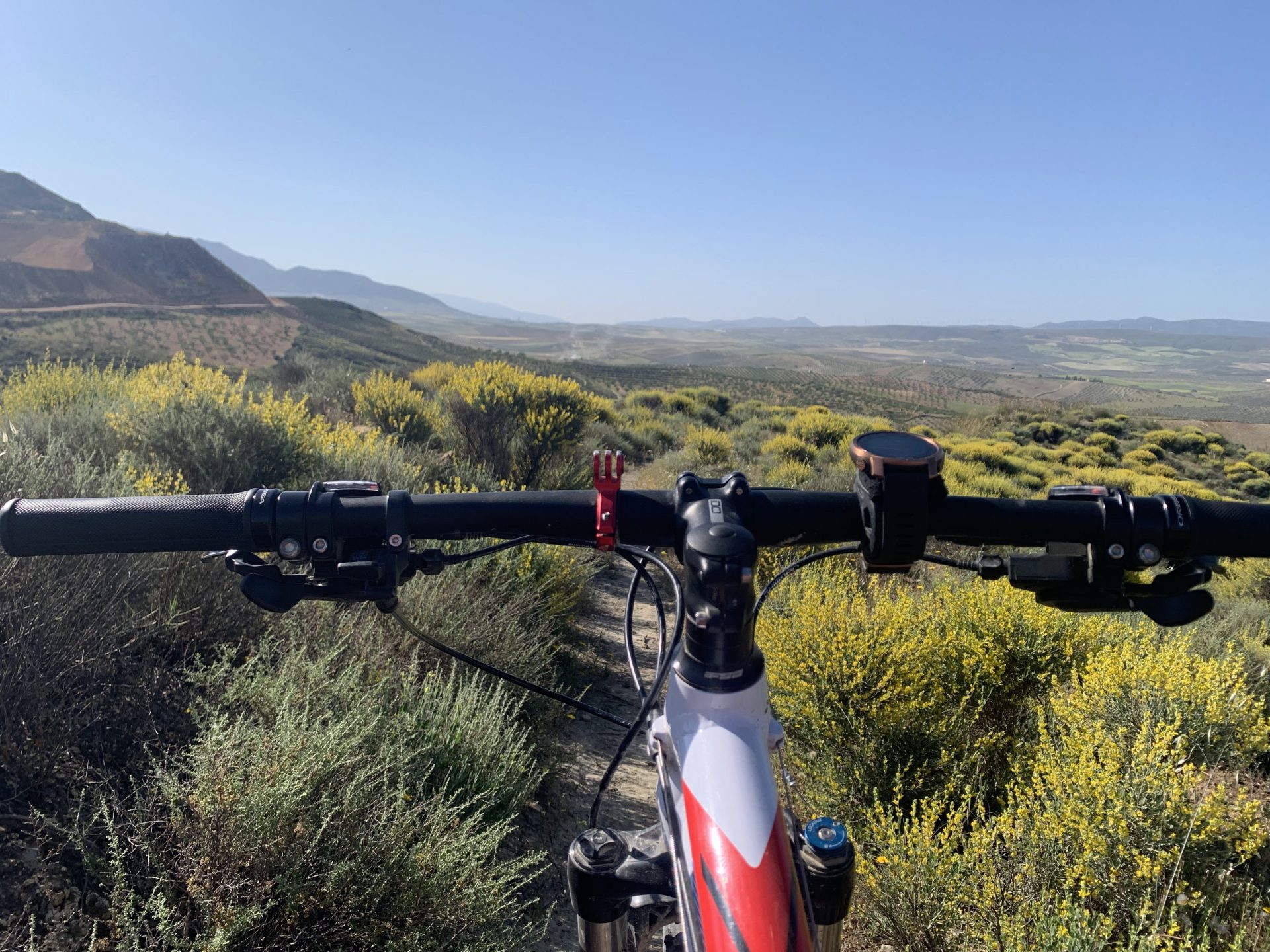 CÓMO EMPEZAR CON EL MOUNTAIN BIKE